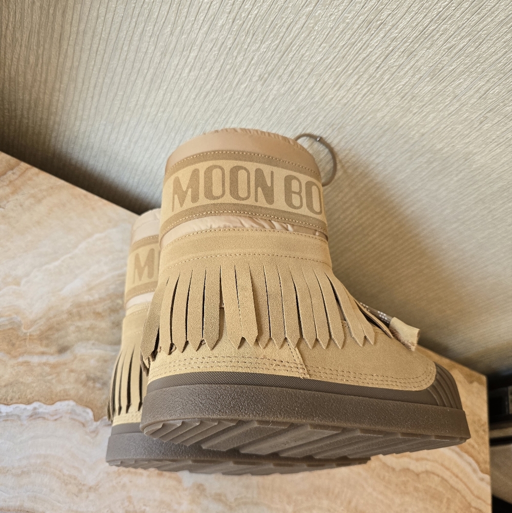 Moncler x Moon Boot Palm Angels Snow Boot 8 Moncler Palm Angels Tan Snow Boots - Picture 14 of 17